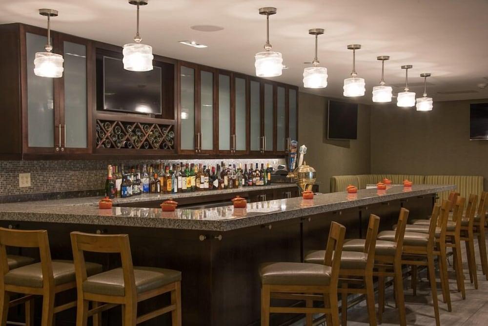 Hilton Garden Inn Reagan National Airport Арлингтон Экстерьер фото