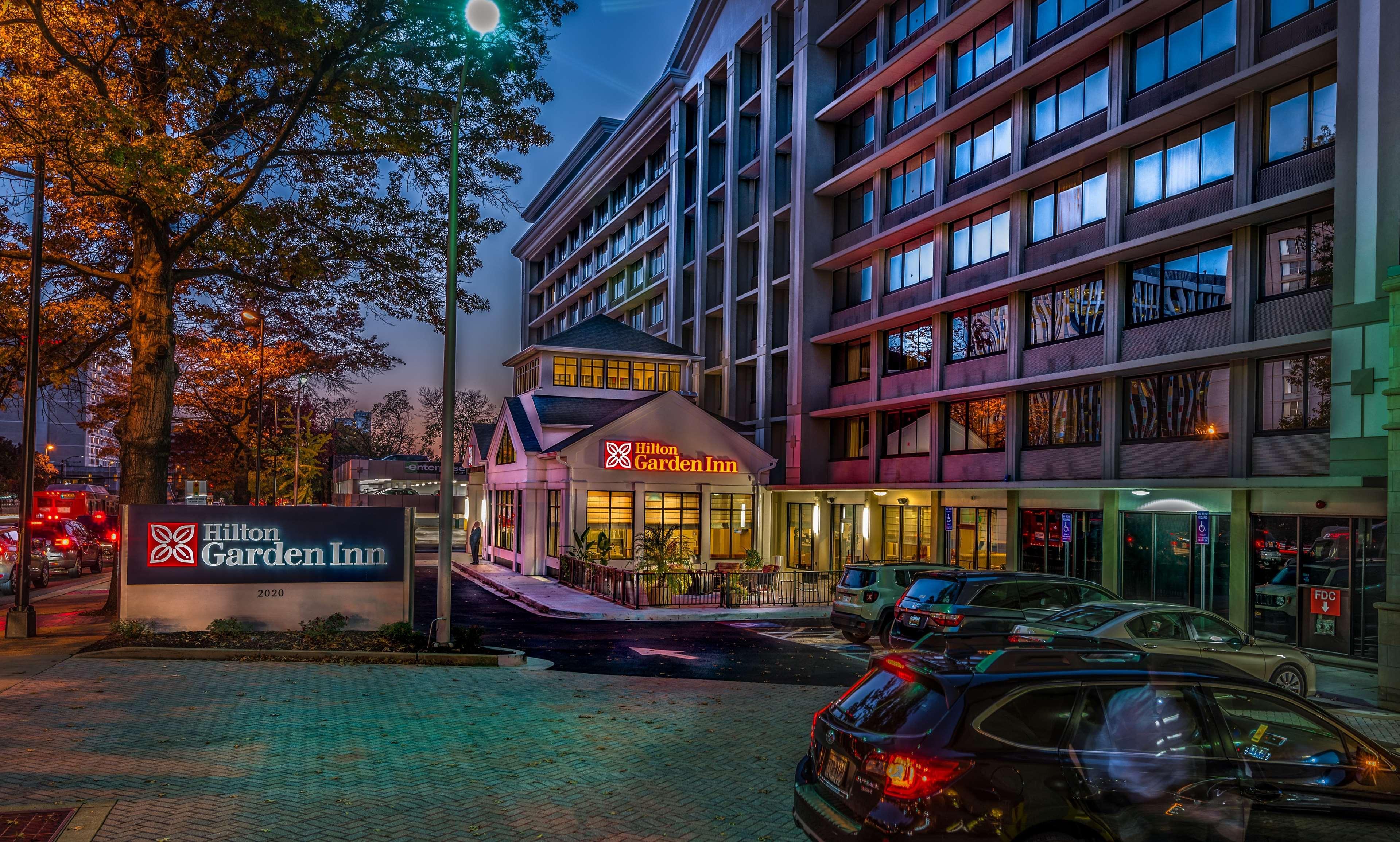 Hilton Garden Inn Reagan National Airport Арлингтон Экстерьер фото