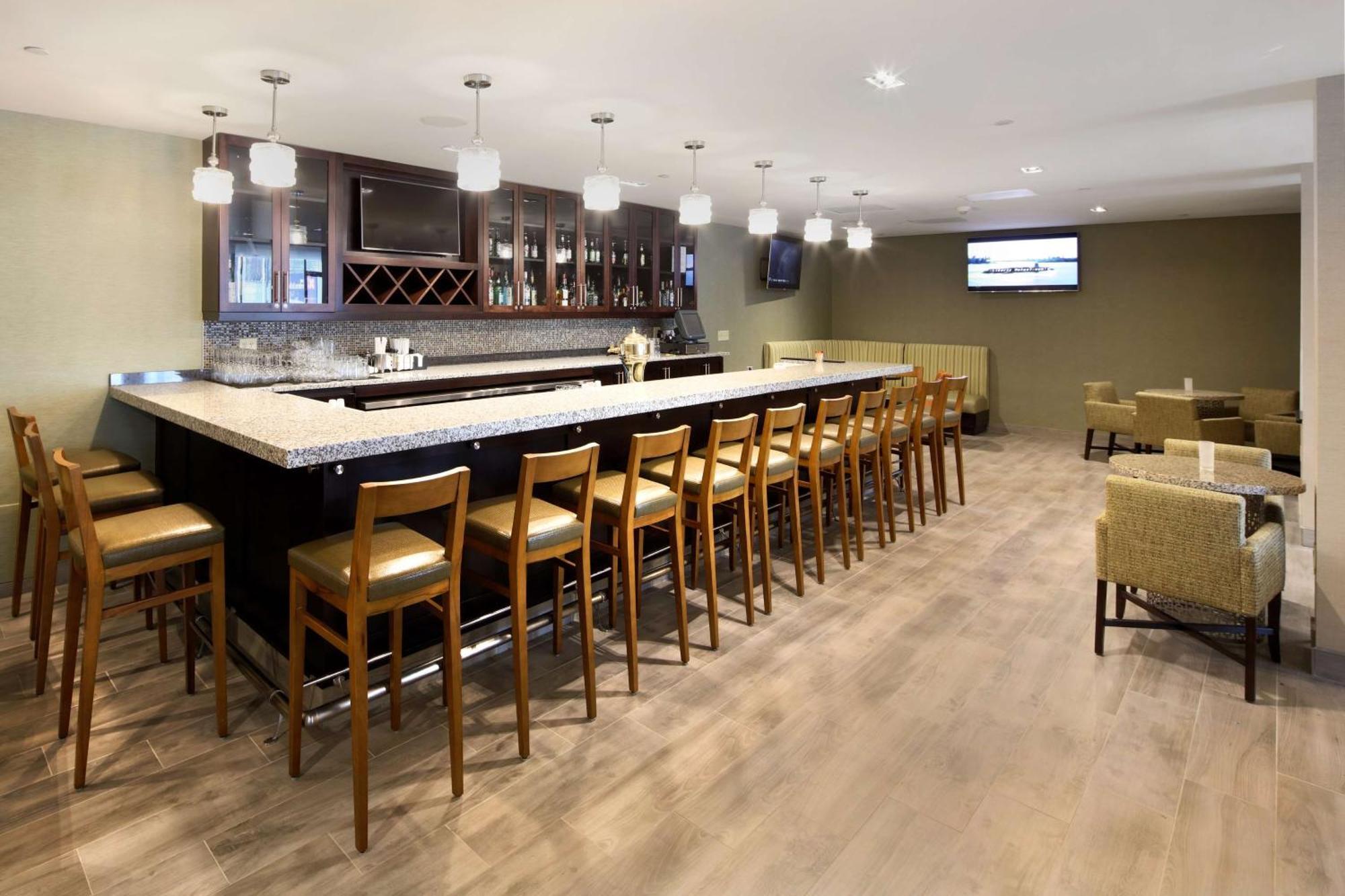 Hilton Garden Inn Reagan National Airport Арлингтон Экстерьер фото