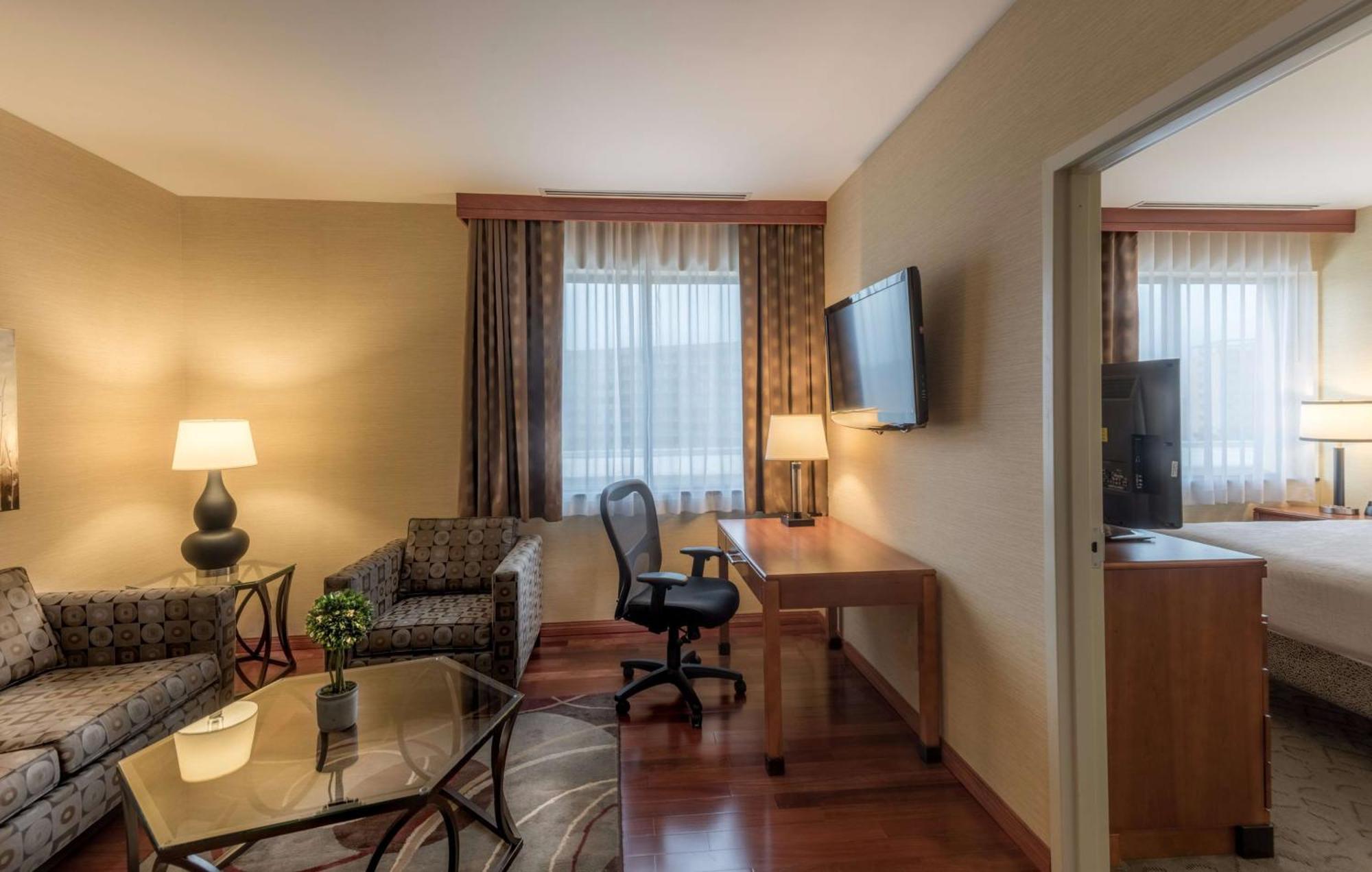 Hilton Garden Inn Reagan National Airport Арлингтон Экстерьер фото