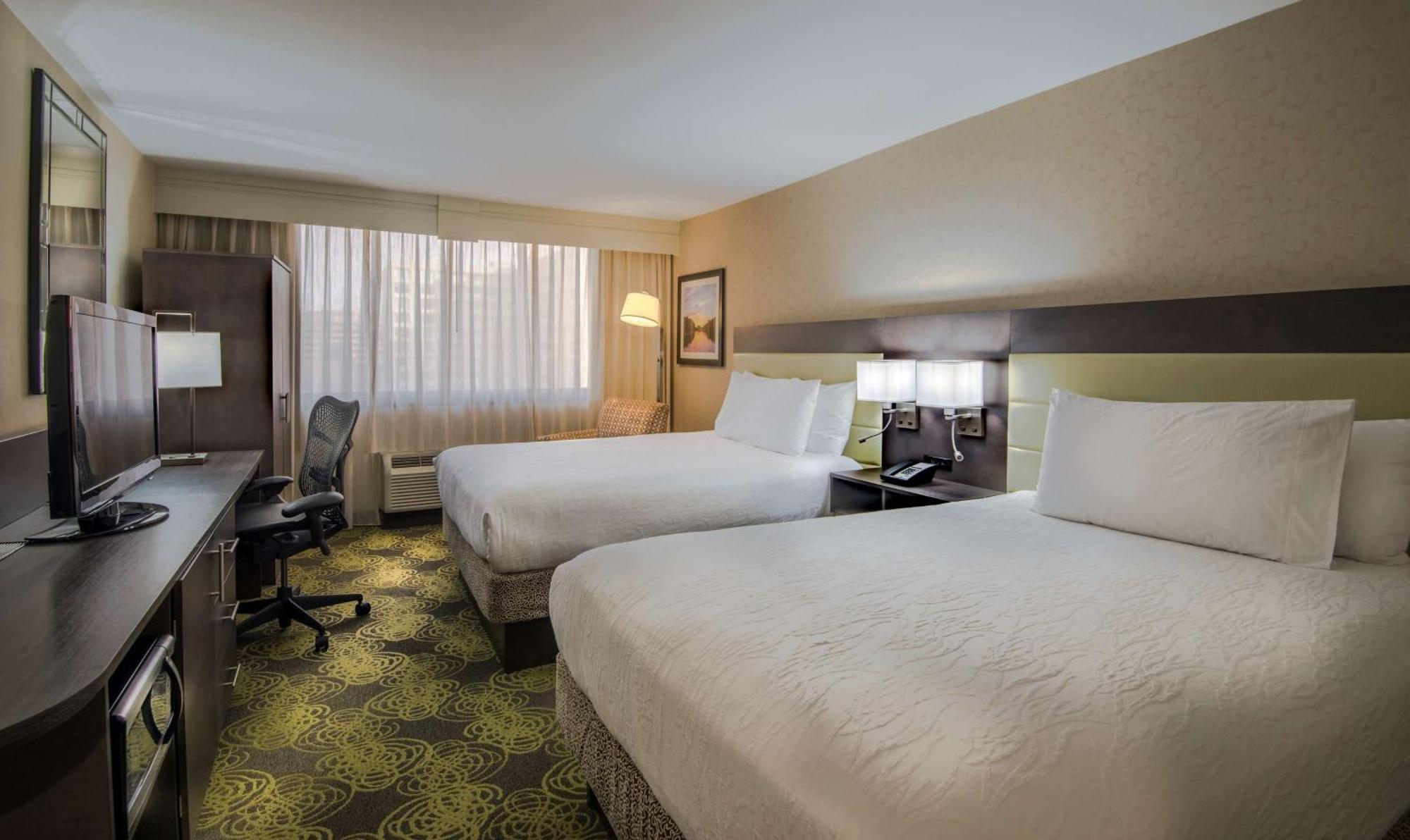Hilton Garden Inn Reagan National Airport Арлингтон Экстерьер фото