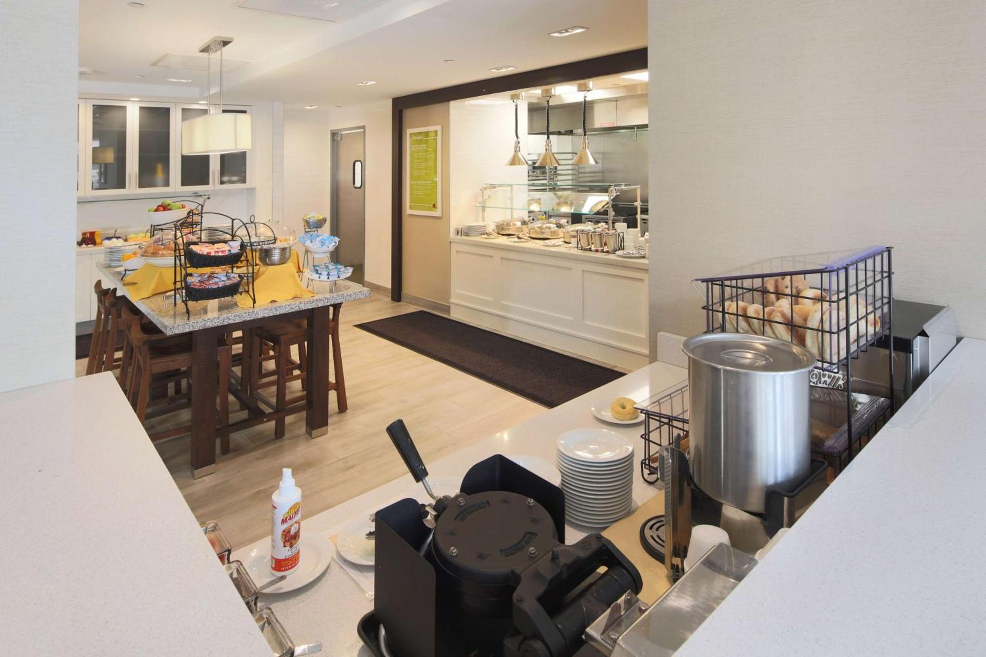 Hilton Garden Inn Reagan National Airport Арлингтон Экстерьер фото