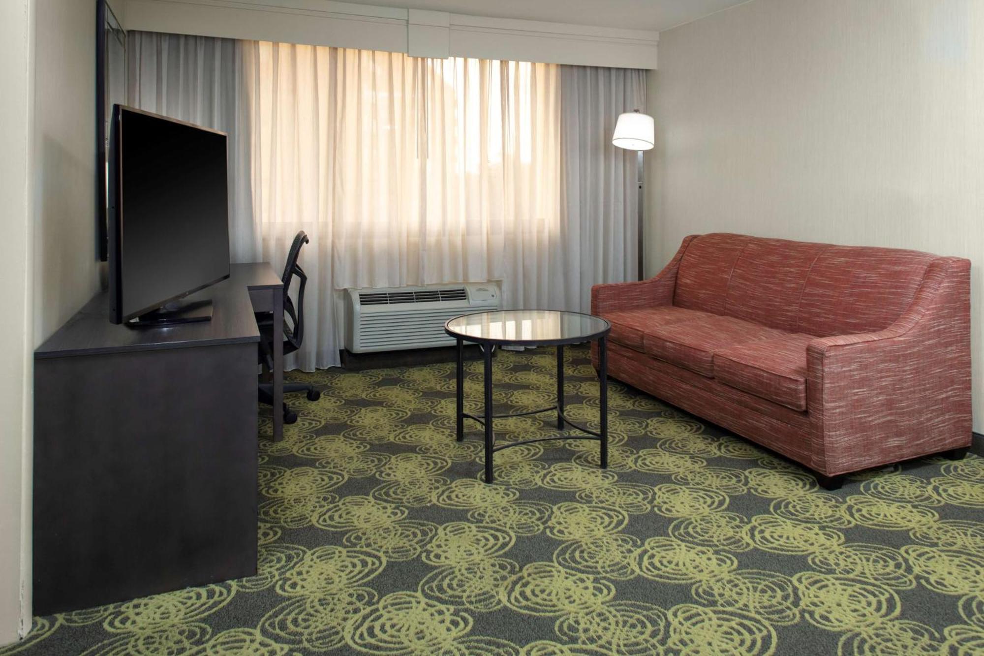 Hilton Garden Inn Reagan National Airport Арлингтон Экстерьер фото