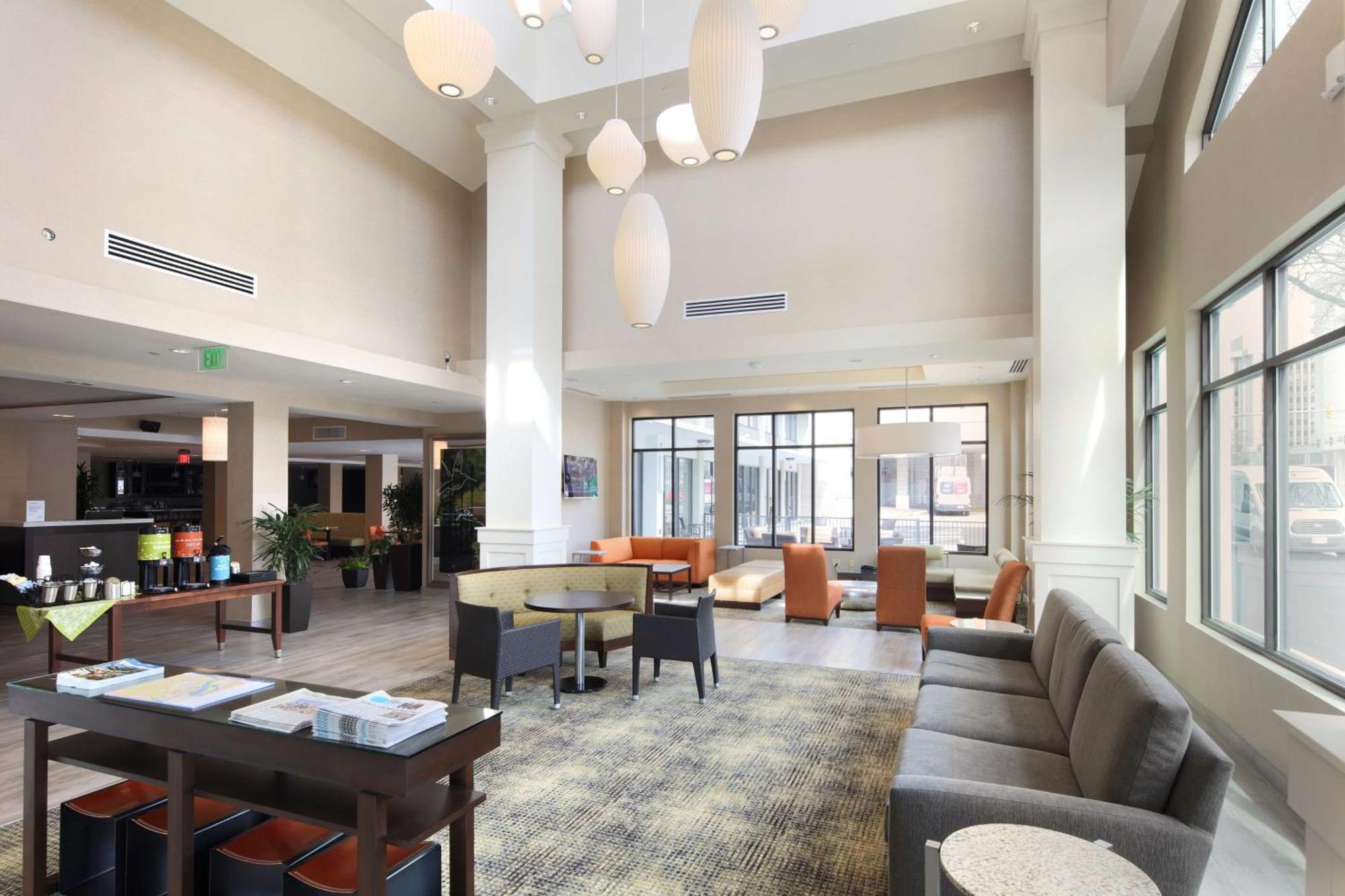 Hilton Garden Inn Reagan National Airport Арлингтон Экстерьер фото